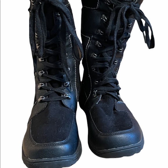 US Polo Assn Winter Lace-Up Boots. Very nice. Rarely warn. - Picture 2 of 7
